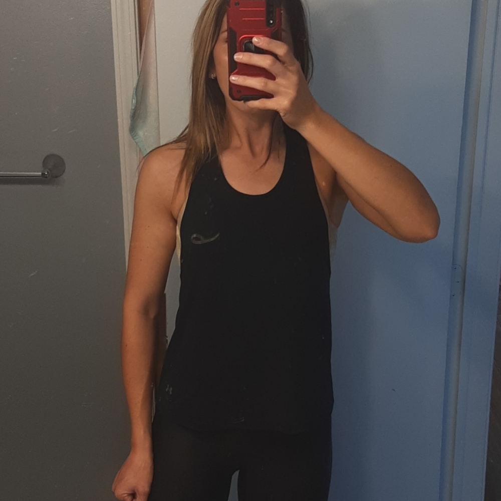 Under Armour T-Back Black Tank Top Small